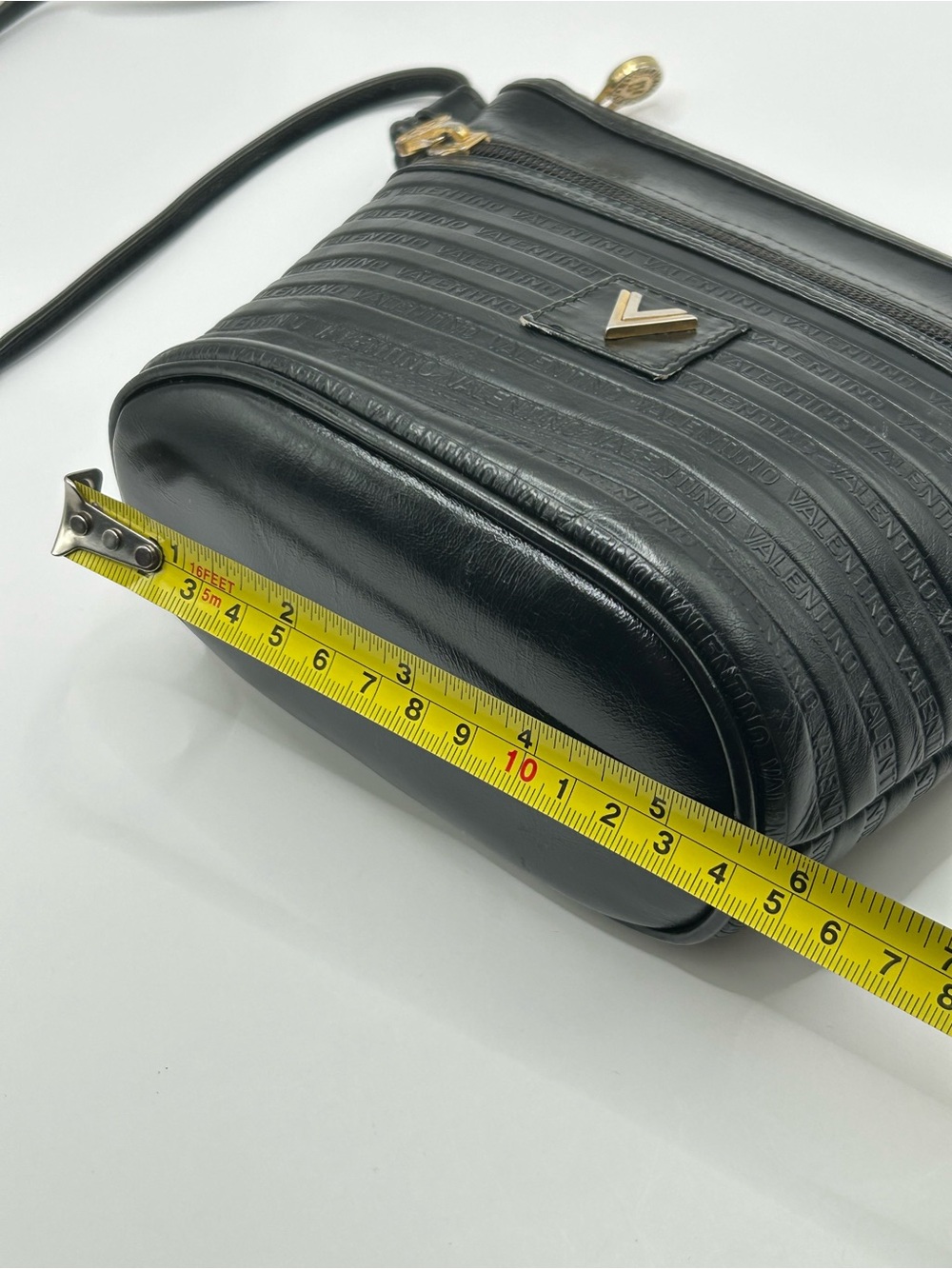 Mario Valentino Vintage Black Crossbody with Gold V Emblem - Picture 5 of 9